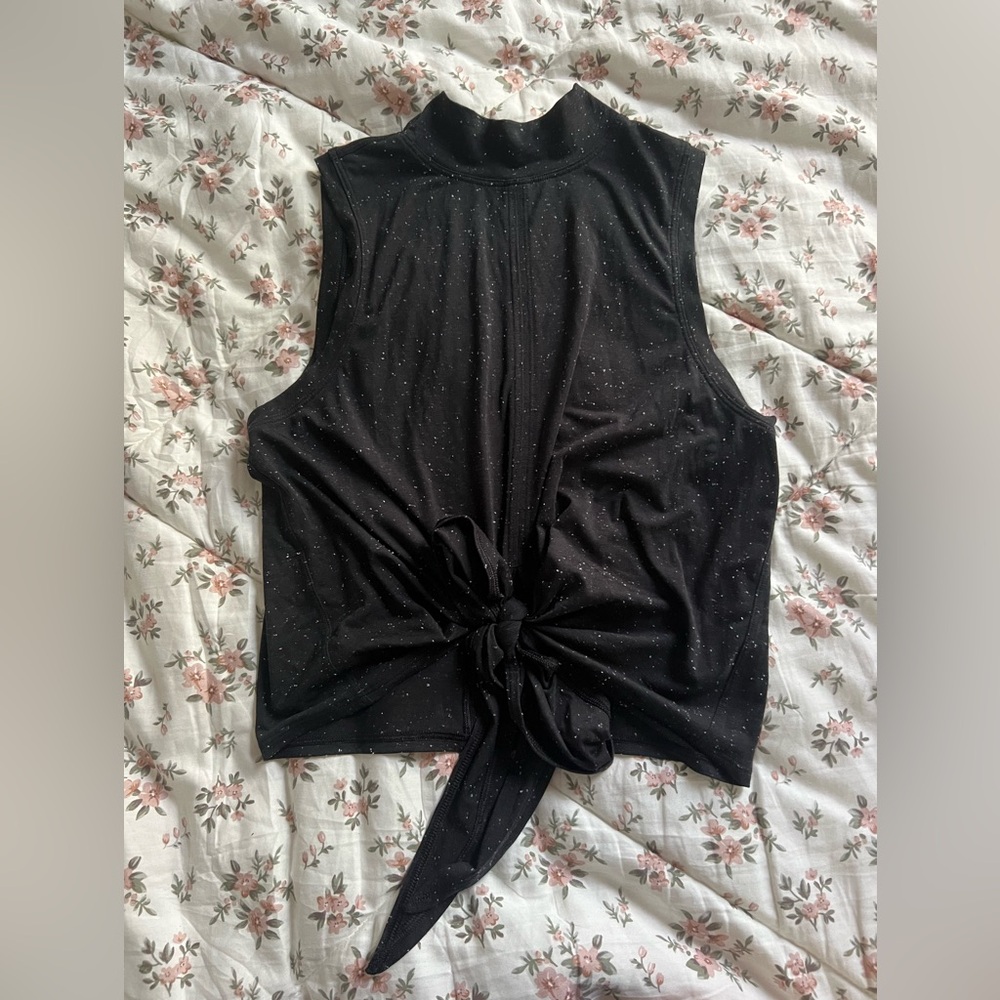 Black lululemon tie top!